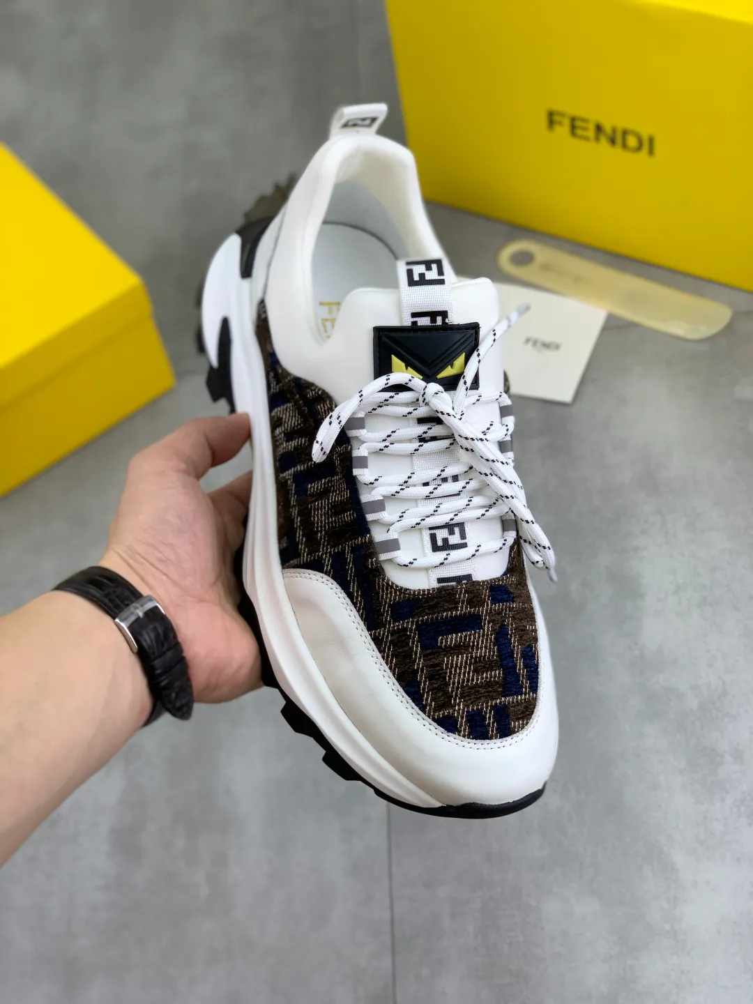 ​Men's shoes 💰P440 💰【New】Little monster 🆘 New FENDI 🕶️🕶️Simple routing effect, showing an elegant and cool driving shoe 🎬Using imported calfskin + first-layer pigskin lining🐂Excellent material🎬Detailed workmanship 🤗Comfortable foot feel➰➰. ​Pair it with any outfit to show your taste and temperament, low-key luxury ♻️Design ​simple and elegant ​noble and fashionable 🍃​Very loved and favored by trendy men 💓❤️Size: 38-44 (45 customized) 3️⃣ colors available